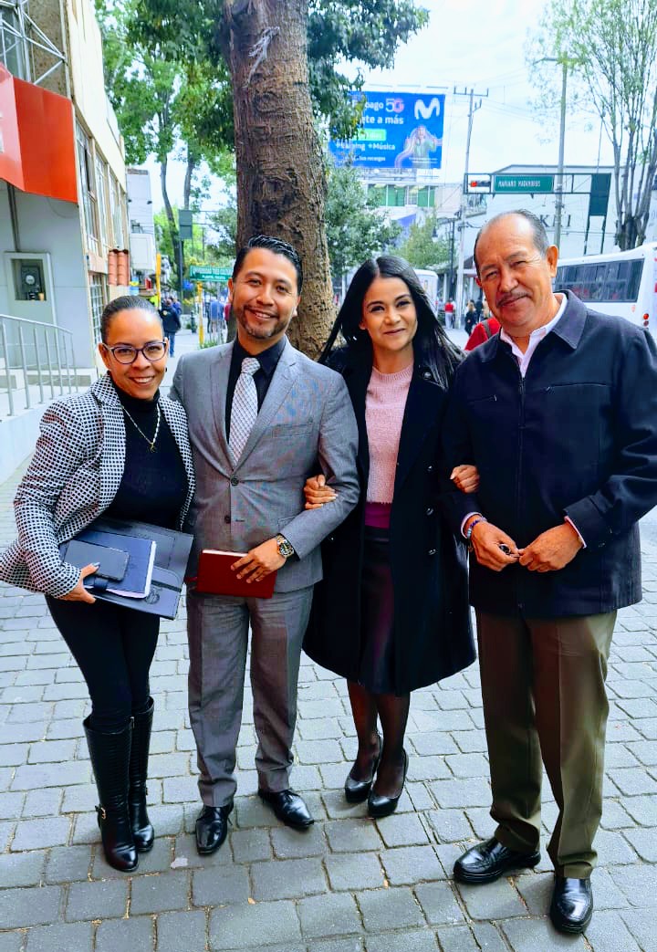 jonathanm_ramos's tweet photo. @arturougaldea_ @Cecii13217913 @JannethSnchezG1 que buen equipo! https://t.co/uqPpnv9Uqm