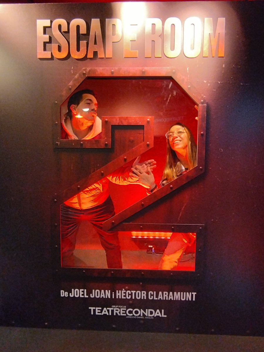 Molt recomanable l'obra de <a href="/JoelJoanJuve/">Joel Joan</a>  #escaperoom2 actuacions espectaculars, riures i reflexions sobre temes de l'actualitat!!  Visca el teatre!!
