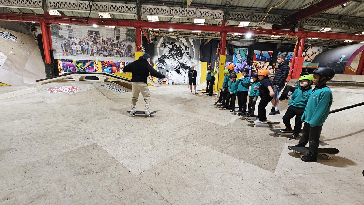 Logan Leeds Logan... Logan... Logan... 🙌🏻👏🏻🛹 Such an awesome day @LSTENLeeds the ...