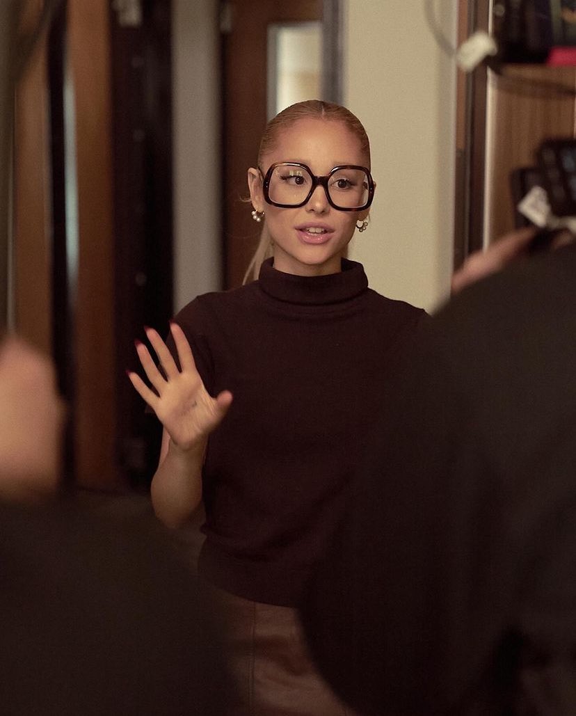 Ariana Grande France ꕤ tweet media