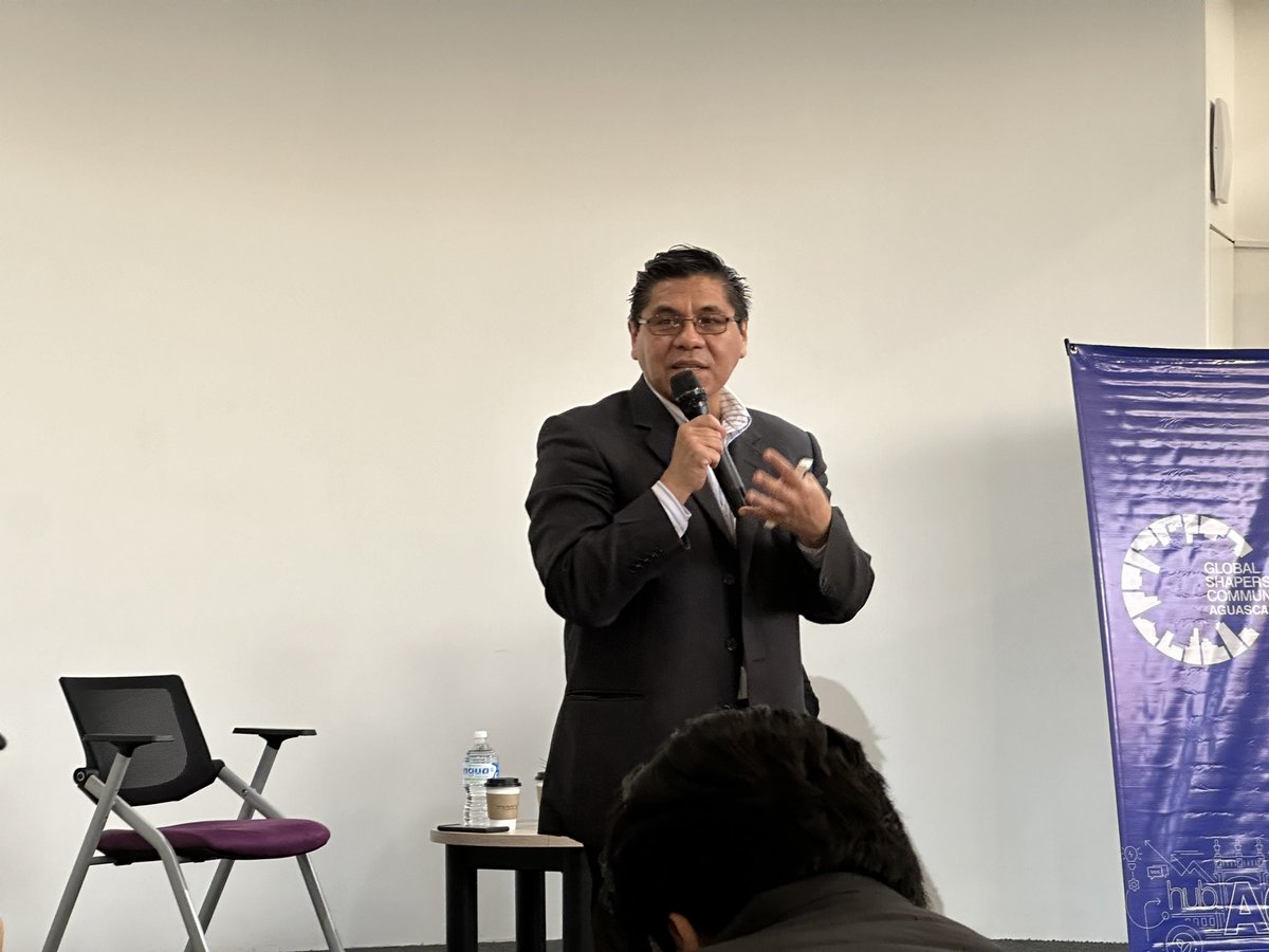 Junto con la Mtra. Brenda Castrejón Vocal Ejecutiva de la JLE y el Mtro.  Alejandro Solís, Vocal de Capacitación Electoral <a href="/INEMexico/">@INEMexico</a> en Aguascalientes presentamos en el marco de #DecídeteMéxico una formación de participación electoral a jóvenes universitarios.