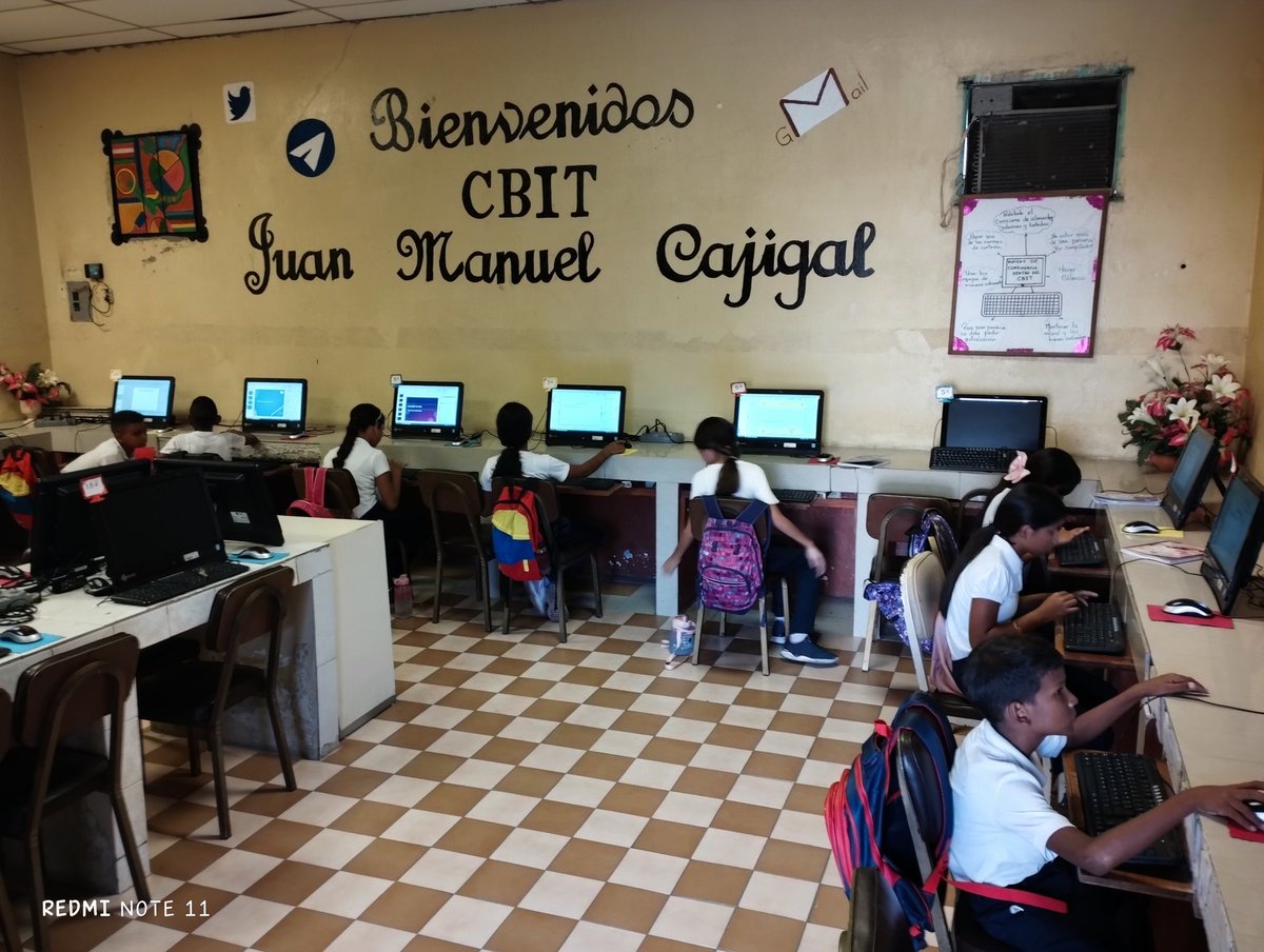 cbitjmc's tweet photo. Atención a los niños (as) de 5to "B" y 6to "B". V:3. H:5. T:8. Construcción de diapositivas en Impress. Linux mint 17.3. Agregar imágenes, dibujos y transición. https://t.co/XfJedB5omF