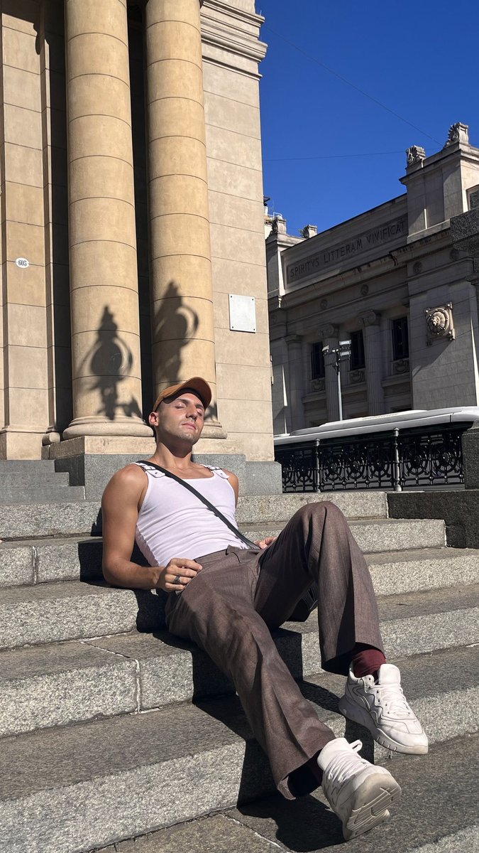 felignantesio's tweet photo. En Instagram ya estoy re pesado pero el nivel de SERVE que son las fotos que me sacó Mai todo el viaje https://t.co/7eETWU8knm