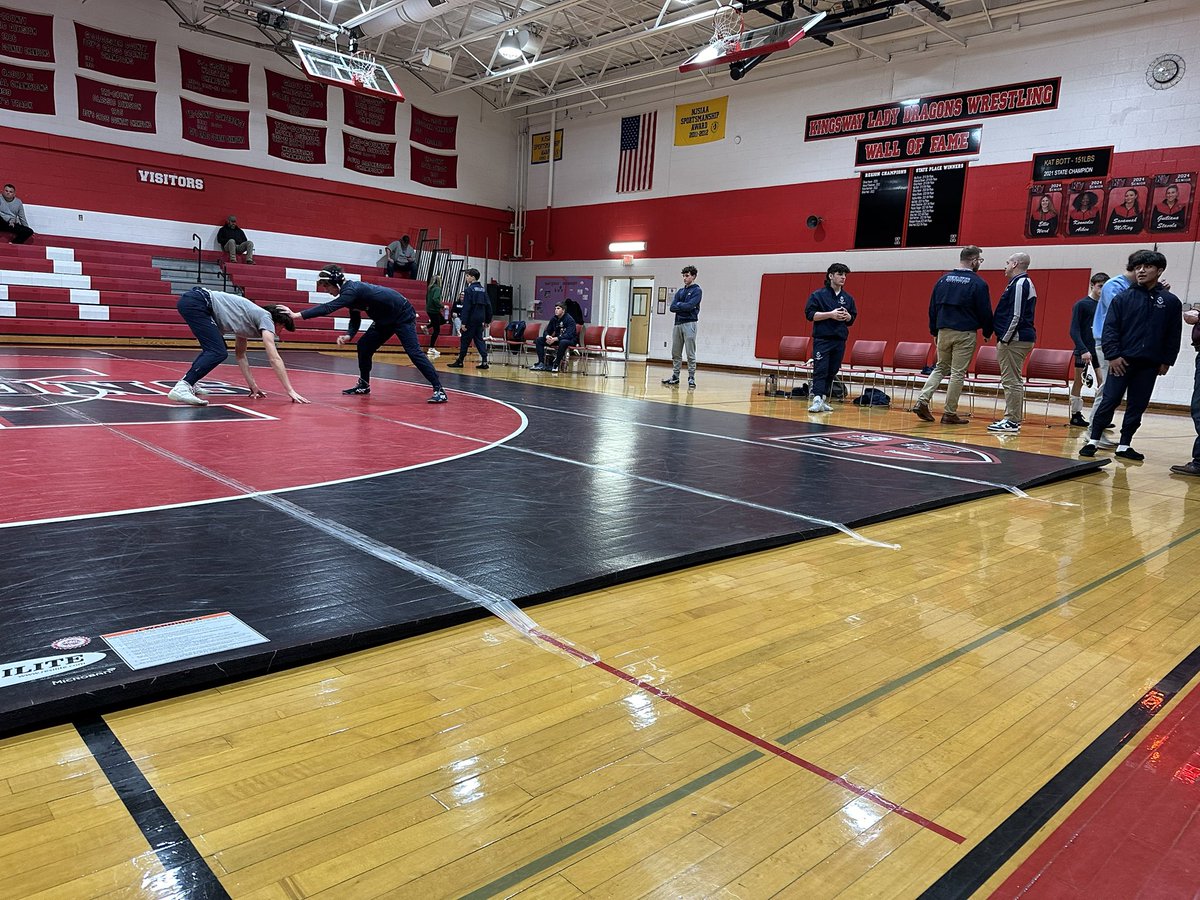 Here <a href="/Dragons_AD/">Kingsway Athletics</a> as <a href="/KingswayWrestle/">Kingsway Wrestling</a> (11-1) host <a href="/HermitAthletics/">HermitsAthletics</a> (12-5) in a matchup of <a href="/ThePressofAC/">Press of AC</a> Elite 11 teams. <a href="/Hermits_Wrestle/">Hermits Wrestling</a> is No. 3, Kingsway is No. 5. Start time got pushed back, so JV is about to begin with varsity probably starting at 6:45/7. #HSLive