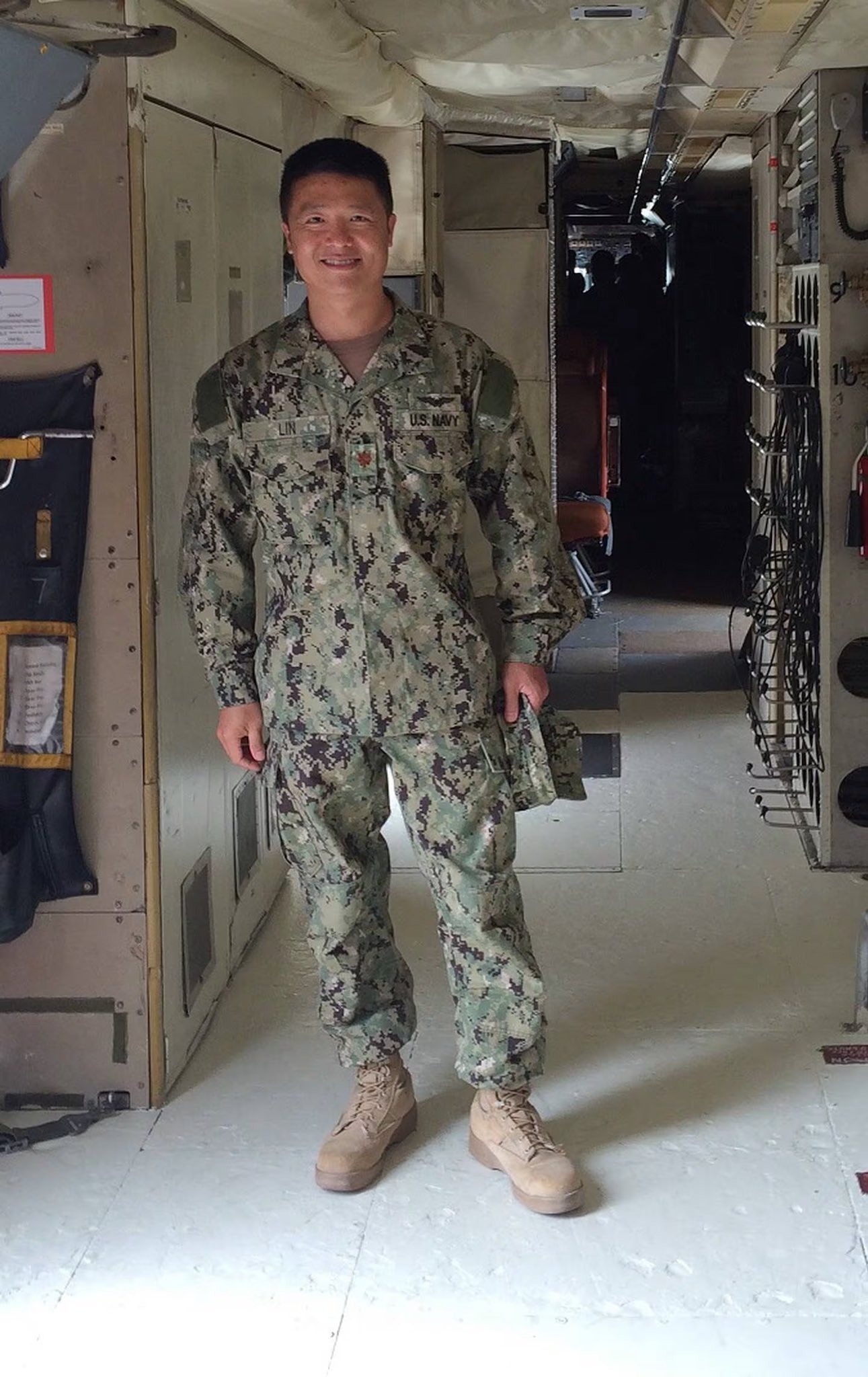 海军中校爱德华·林 Lt. Cmdr. Edward Lin