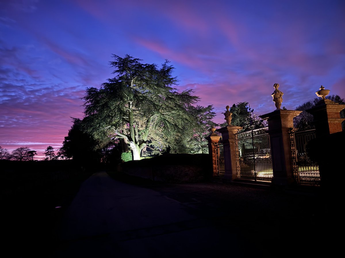 Well, that’s a pretty spectacular sky this evening #smallpleasures