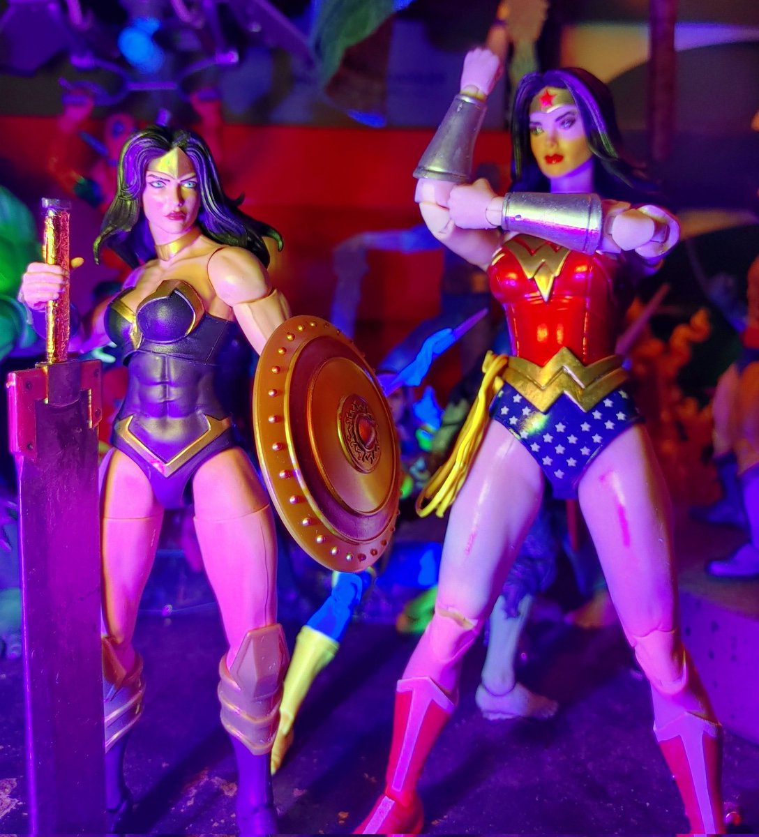 Bigs821's tweet photo. The Wonder Women! Both have the pluses and minuses! Had to fill the McFarlane Wonder Woman Head to get it up the shoulders some. #Wonderwoman #powerprincess #mcfarlanetoys #marvellegends https://t.co/S8ZJ8GoI2K