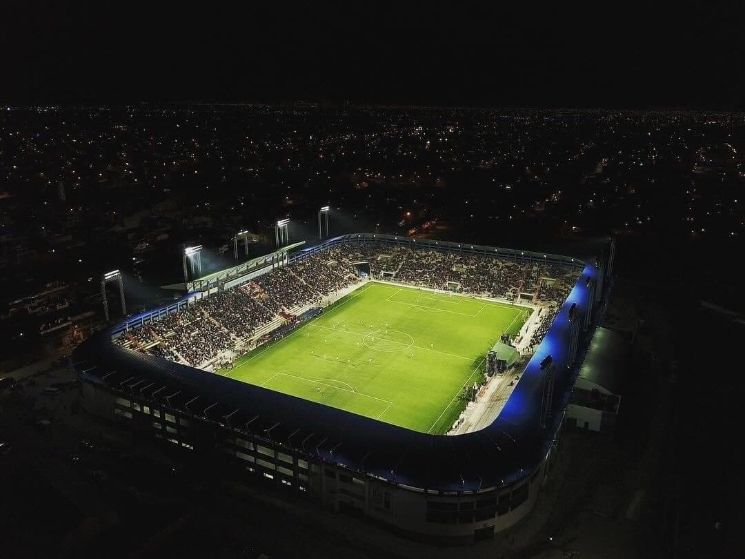 drescolateSSJ's tweet photo. La #CONMEBOL le dio el OK al estadio municipal de villa ingenio, para disputar partidos internacionales. Felicitó el trabajo insaciable del club @ClubAlwaysReady a la cabeza de su presidente Andrés Costa, al igual del pueblo alteño y su alcaldesa @EvaCopaBo https://t.co/cwiA3iuVE8