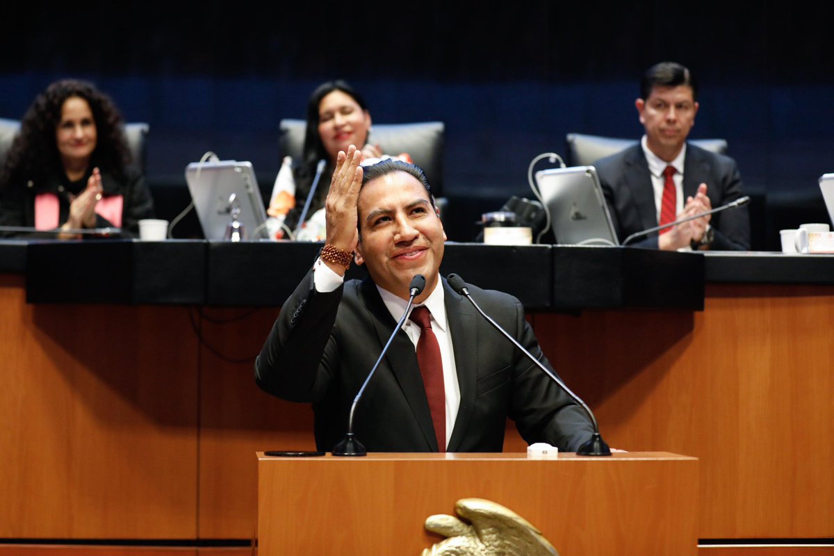ramirezlalo_'s tweet photo. Hoy fue mi última participación en el Pleno del @senadomexicano que hace casi 6 años me confirió el pueblo de Chiapas. 

Agradezco y reconozco a todas y todos los integrantes del Grupo Parlamentario de MORENA y aliados por su apoyo y su amistad. (1/2) https://t.co/EtryYcBkHZ