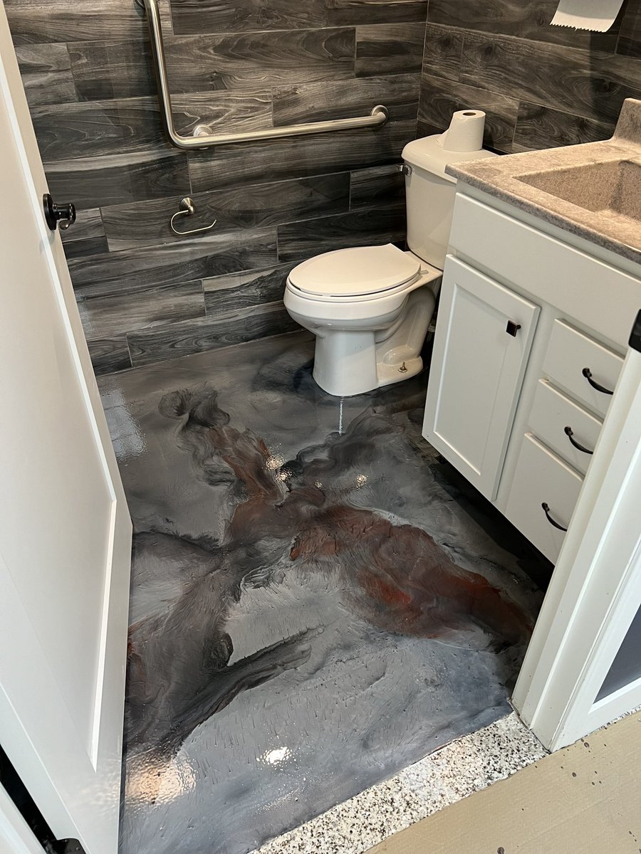 epoxycosd's tweet photo. Check out these sweet metallic floors! 👀🔥

- Great durability 💪🏻
- UV resistance 😎
- Marble finish look 🤩

#metallicepoxy 
#metallicfloors 
#sdepoxy https://t.co/81mlNGdVeO