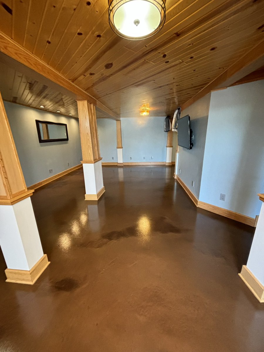 epoxycosd's tweet photo. Check out these sweet metallic floors! 👀🔥

- Great durability 💪🏻
- UV resistance 😎
- Marble finish look 🤩

#metallicepoxy 
#metallicfloors 
#sdepoxy https://t.co/81mlNGdVeO