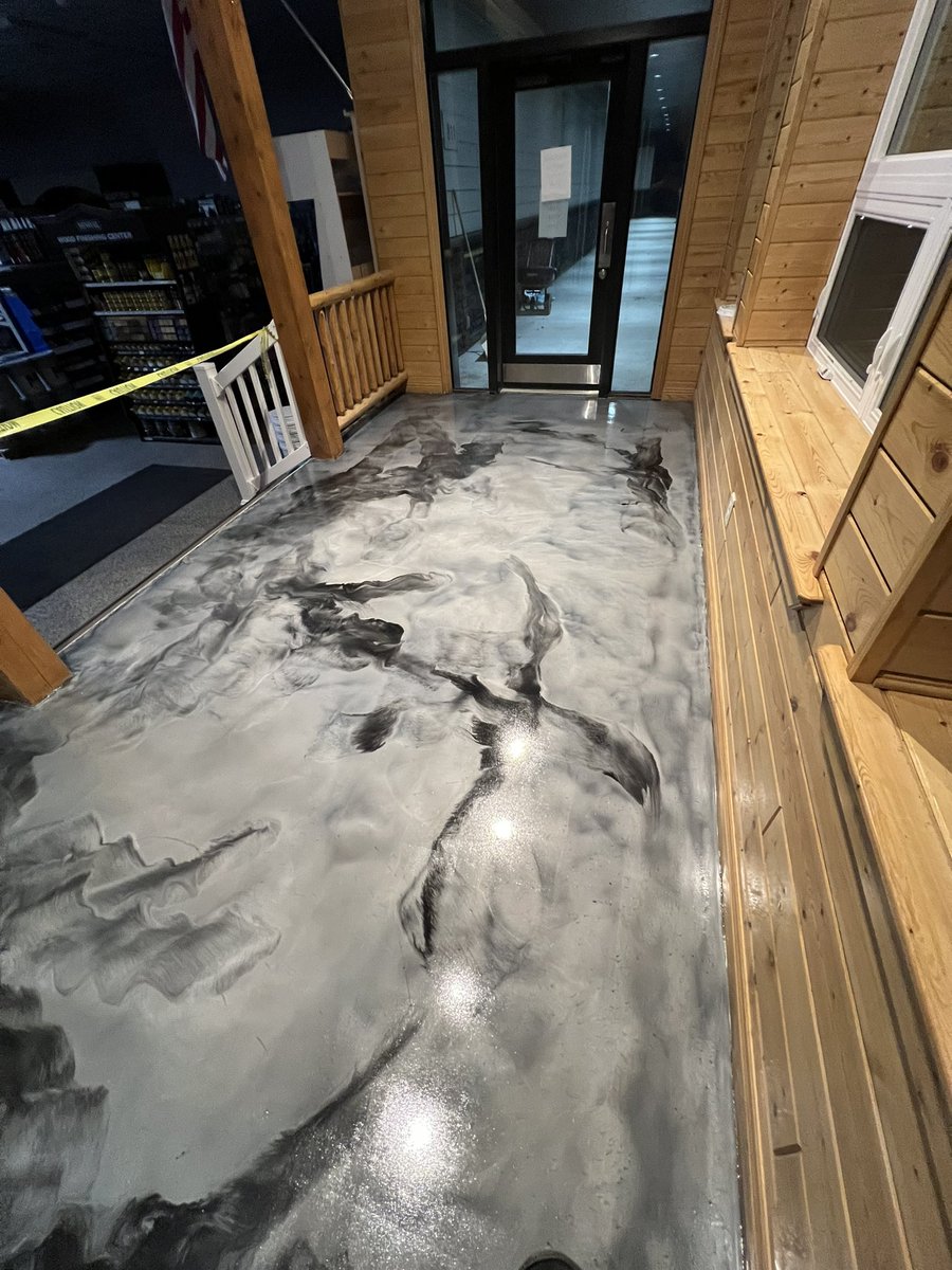 epoxycosd's tweet photo. Check out these sweet metallic floors! 👀🔥

- Great durability 💪🏻
- UV resistance 😎
- Marble finish look 🤩

#metallicepoxy 
#metallicfloors 
#sdepoxy https://t.co/81mlNGdVeO