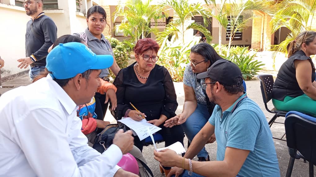 SomosUnem's tweet photo. #Entérate 🗣️|| La #UTGUApure participó este #31Ene, en la discusión de los Movimientos Sociales por las #7Transformaciones rumbo al 2030, con el equipo de trabajo que integra la #CEGU y la secretaría universitaria.
#FebreroAntiimperialista
@NicolasMaduro
@_LaAvanzadora https://t.co/AeUOA4qp1g