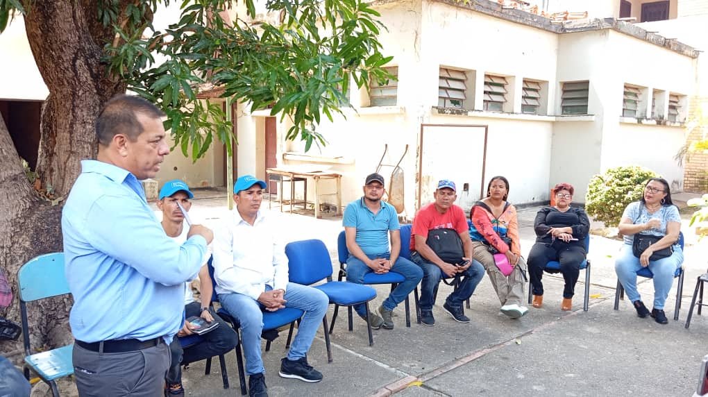 SomosUnem's tweet photo. #Entérate 🗣️|| La #UTGUApure participó este #31Ene, en la discusión de los Movimientos Sociales por las #7Transformaciones rumbo al 2030, con el equipo de trabajo que integra la #CEGU y la secretaría universitaria.
#FebreroAntiimperialista
@NicolasMaduro
@_LaAvanzadora https://t.co/AeUOA4qp1g