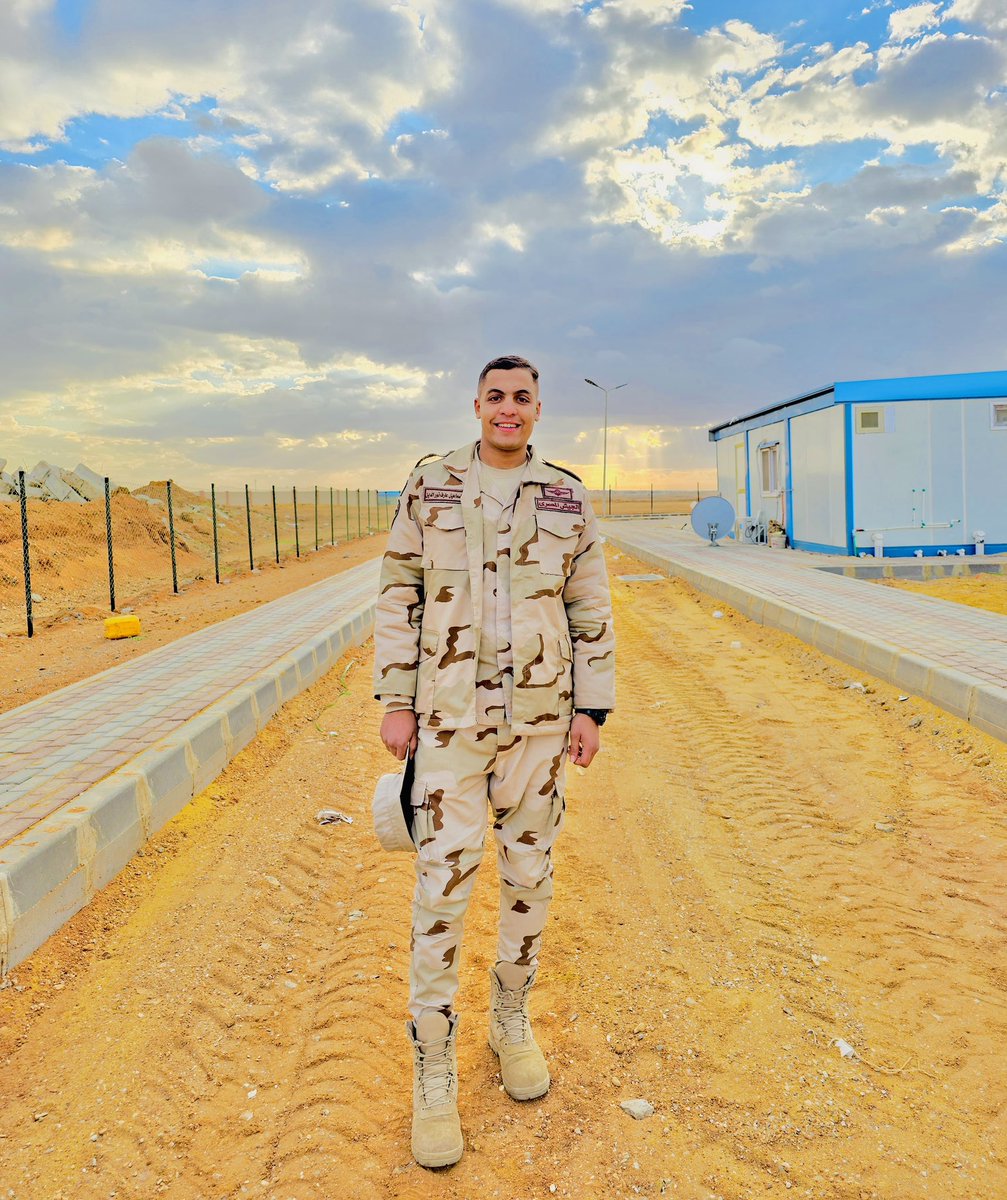 EsmaIl3ref's tweet photo. عسى الأيام تداري خواطرنا . https://t.co/gV6S84iMsd