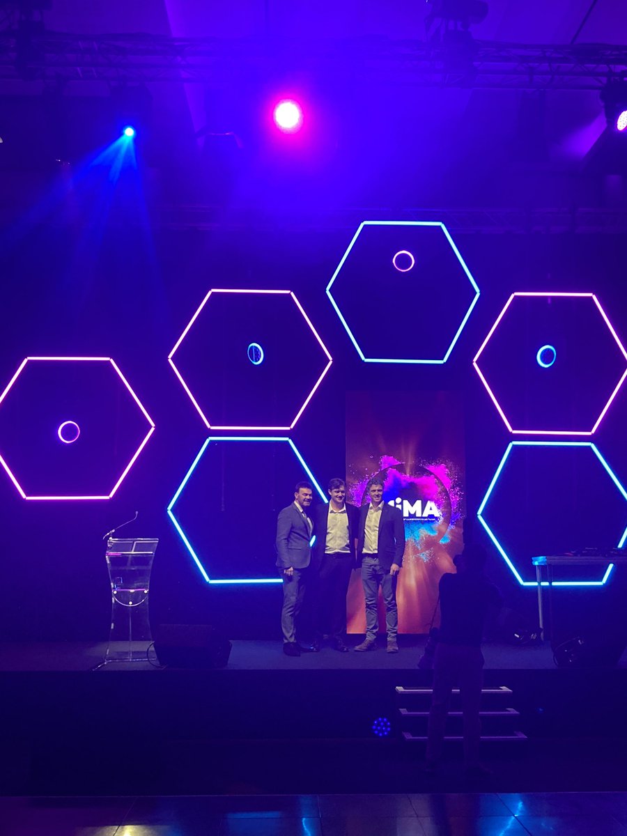 future-pro tweet media