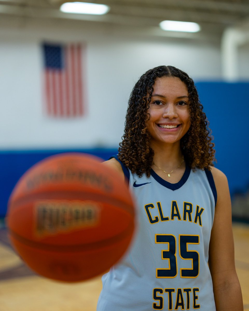 Big shout to Ary Ingram and <a href="/CydneyAlmond/">Cydney</a> for their monster games last night. It’s not always about the W, making an impact on my players career. Ary 22 pts 8rebs 3assists and 2 steals. <a href="/CydneyAlmond/">Cydney</a> with 6 pts 6 rebs 10 blocks and 2 assists. Ladies we are proud of you! #family