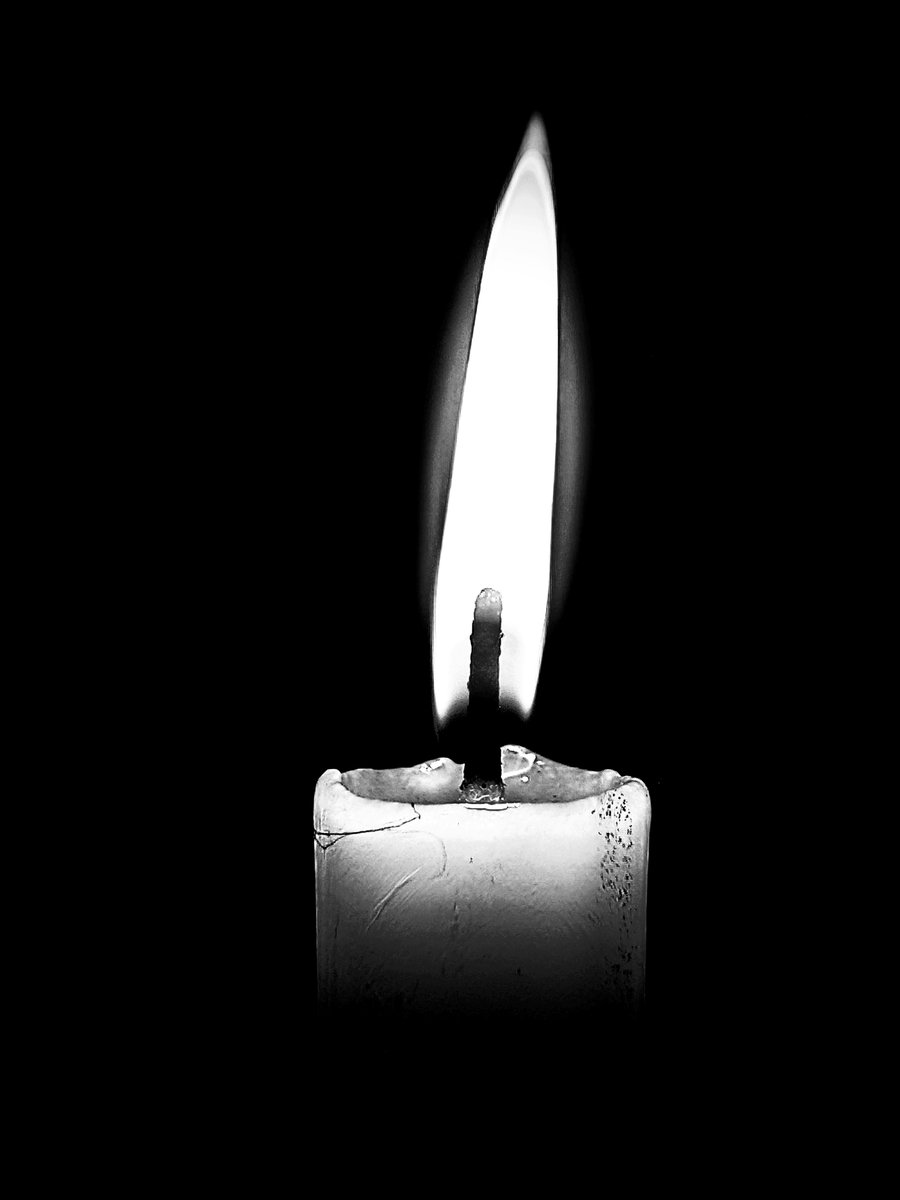 Candle light
#blackandwhite 
#blackandwhitephotography 
#blackandwhitephoto 
#Candle 
#ShotOnSnapdragon 
#UnitedBySnapdragon 
#ThePhotoHour 
#MacroHour