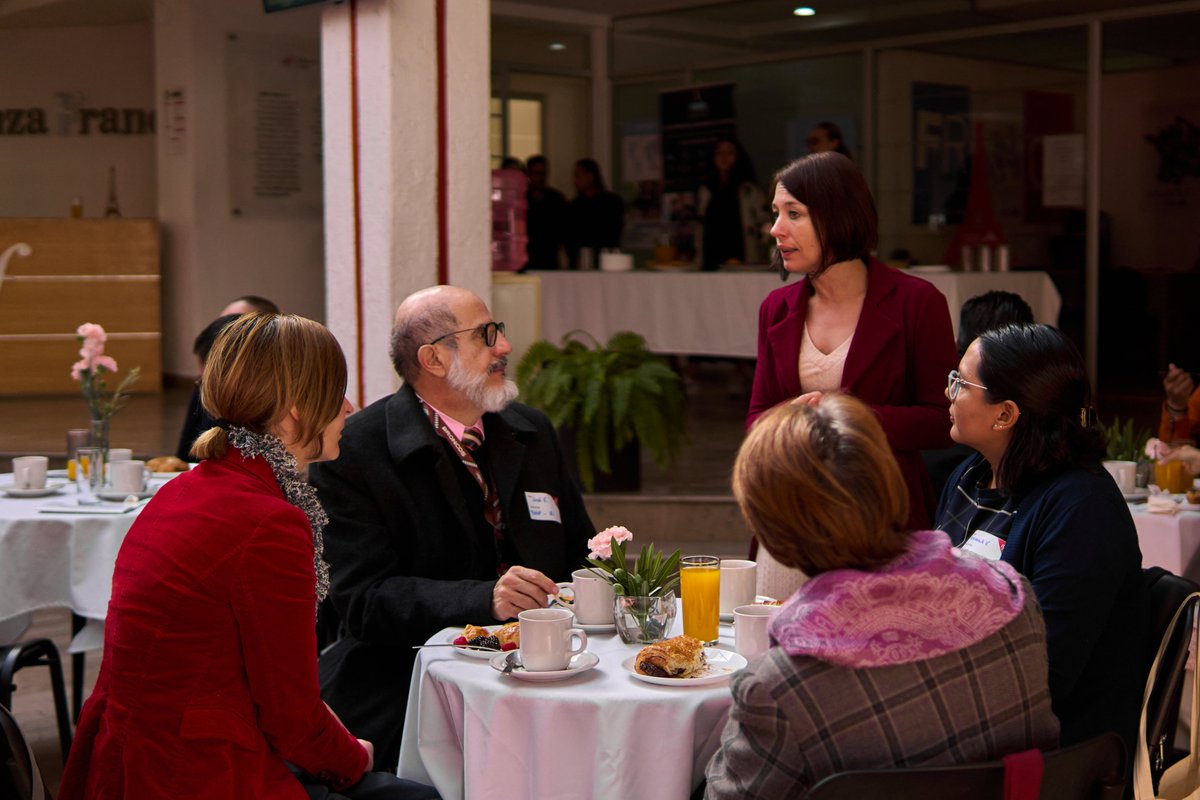 El pasado 26 de enero se realizó el "Petit-déjeuner institutionnel" para continuar con la vinculación entre las universidades de la región y la Alianza Francesa de Puebla, un espacio que permitió la presentación del Campus Connecté y el catálogo de servicios de la AFP.