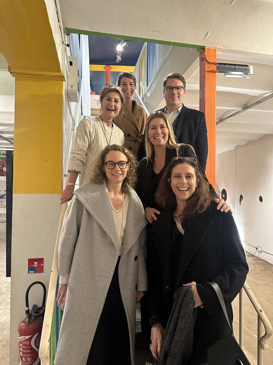 geoffroyboulard's tweet photo. #Culture Premier vernissage MEDLEY à l'atelier de Floriane Lisowski pour découvrir avec @Alix_Bougeret et @Marie_Content l'univers hybride de l'artiste et les animaux de sa Nouvelle Galerie de l'Evolution 3.0 (LNGE 3.0©) rue Saint-Ferdinand #Paris17 #TernesMaillot https://t.co/mmJ7neCz2S