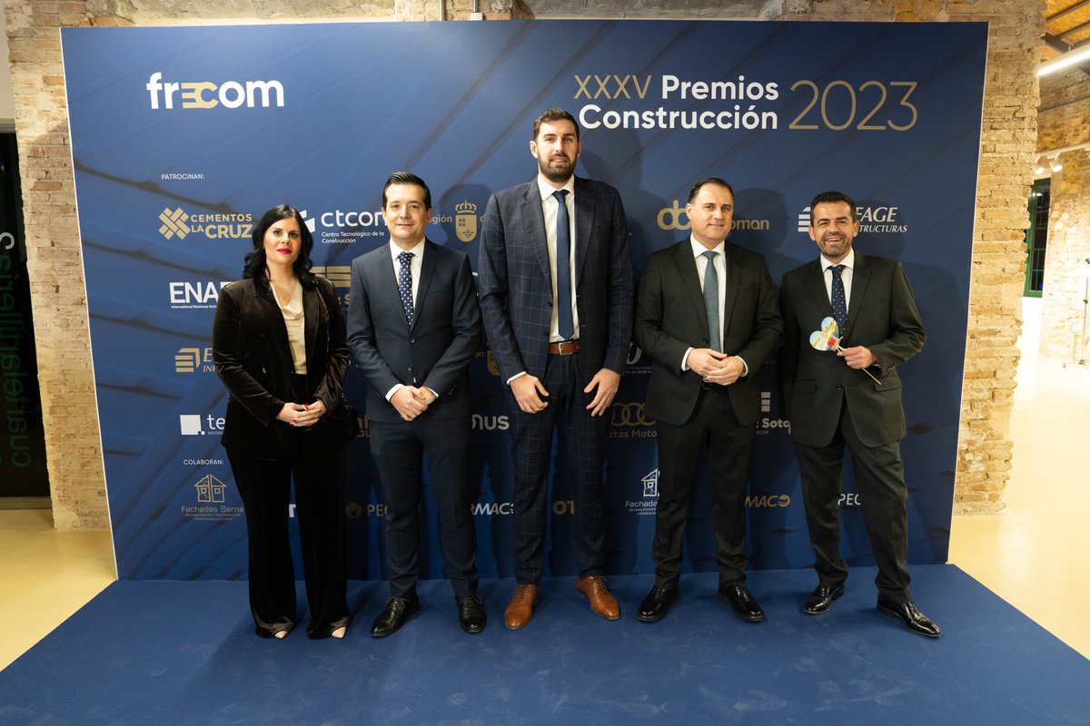 JA_Antelo's tweet photo. Siempre vamos a estar al lado de los empresarios que trabajan para hacer una mejor Región y, por ende, una mejor España.

🤝🏼 Sigamos trabajando juntos para generar inversión, riqueza y empleo.

#PREMIOSFRECOM2023 https://t.co/ABRQUrxnwR