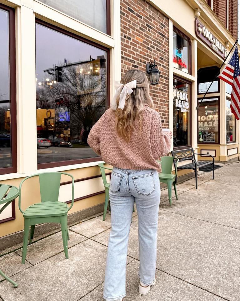 love is in the air and it smells like coffee☕️ @Altard_State #Medina #Ohio #coffee #CoffeeLover #CoffeeTime #sweaterweather #singersongwriter #spotify #spotifyplaylist #iTunes #AppleMusic #YouTube #instagram #TikTok #facebook #followme #addmetoyourplaylist