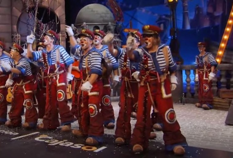 Yo llegando al trabajo rodeado de gente no carnavalera sin poder contarle a nadie que no ha pasado el Hum: