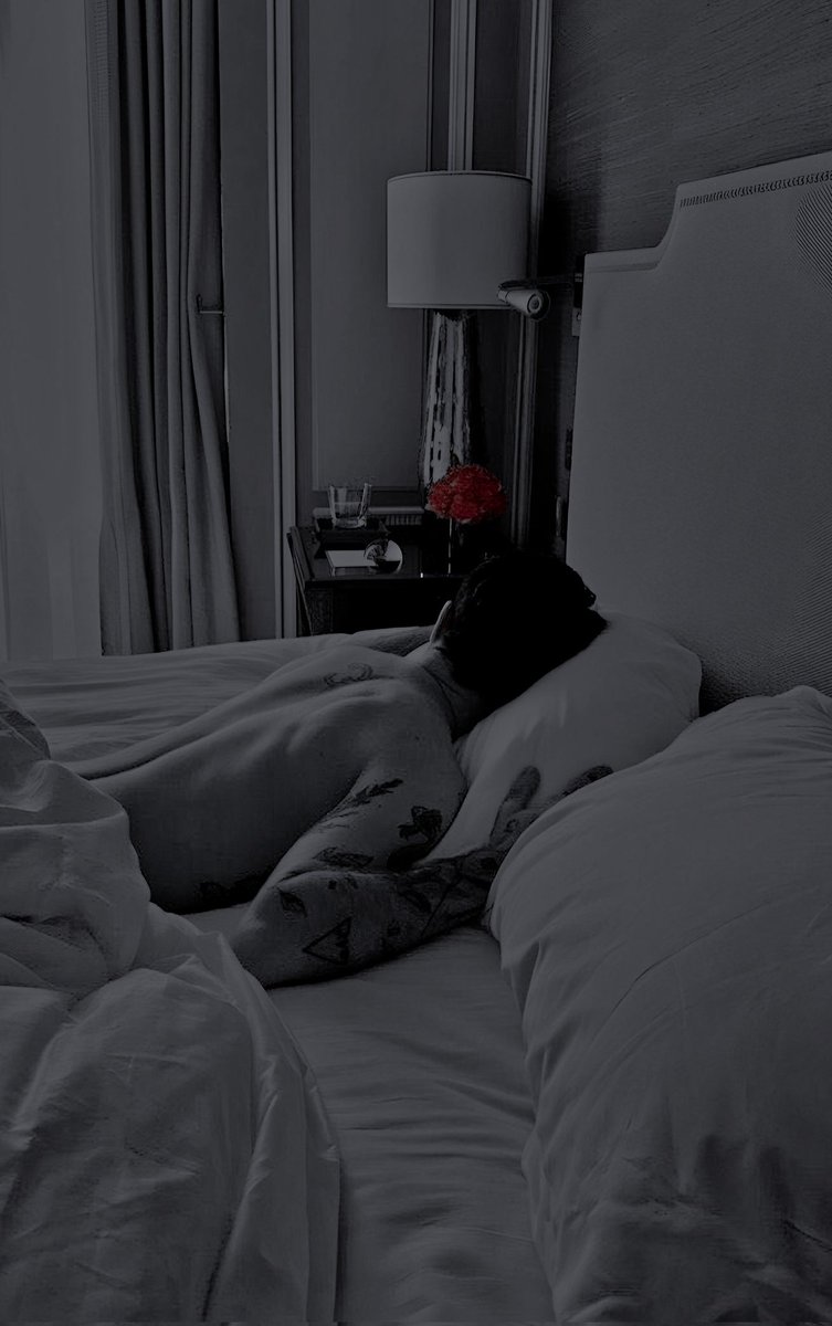 DARKH0LDER's tweet image. ᅠᅠ
    
ᅠᅠ   ﹫𝐬𝐜𝐚𝐫𝐥𝐞𝐭𝐰𝐢𝐭𝐜𝐡 posted 
ᅠᅠᅠ a 𝘴𝘵𝘰𝘳𝘺 on instagram

ᅠᅠ    : I want to wake him up. 
ᅠᅠᅠ  I want to throw myself 
              on him !!! 
ᅠᅠᅠᅠ