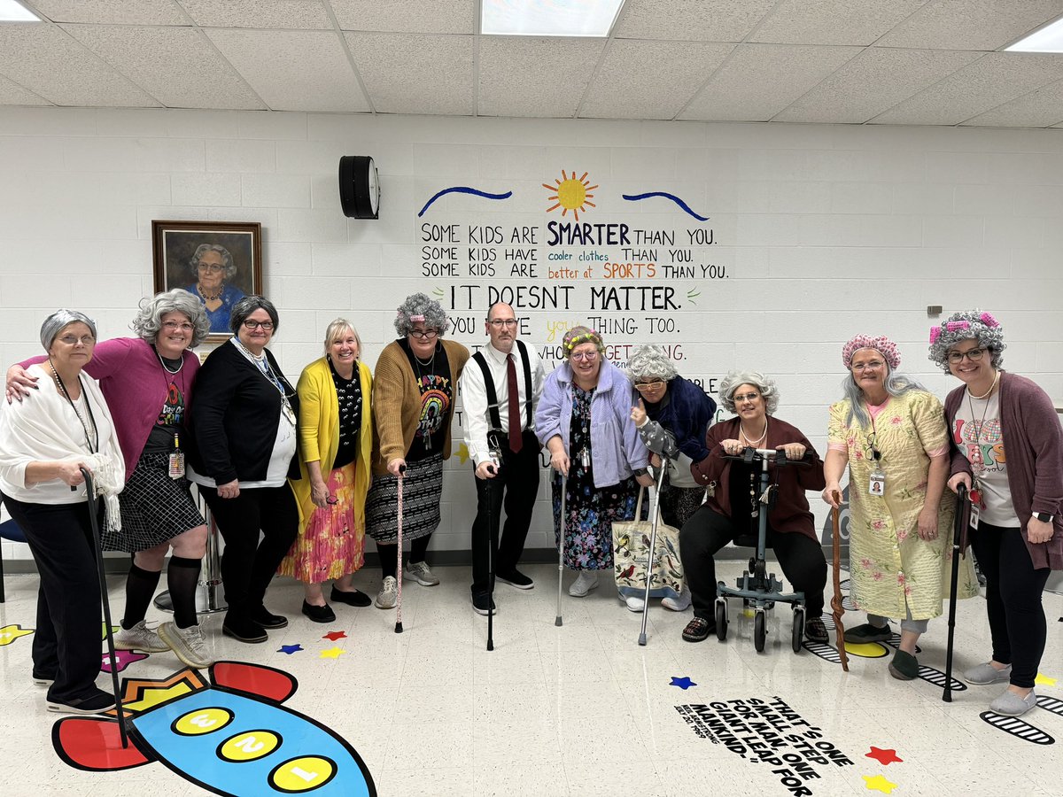 We had a lot of fun on the 100th day of school @GraceMillerES1! @FCPS1News