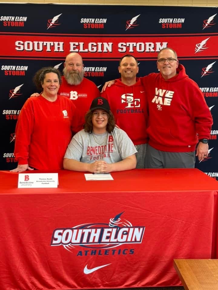 I was fortunate to have coaches that held my sons accountable and molded them into strong young men through football. Thank you ⁦<a href="/coachteonic/">Dragan Teonić</a>⁩ ⁦<a href="/coachsmith99/">Scott Smith</a>⁩. ⁦@SouthElginFB⁩