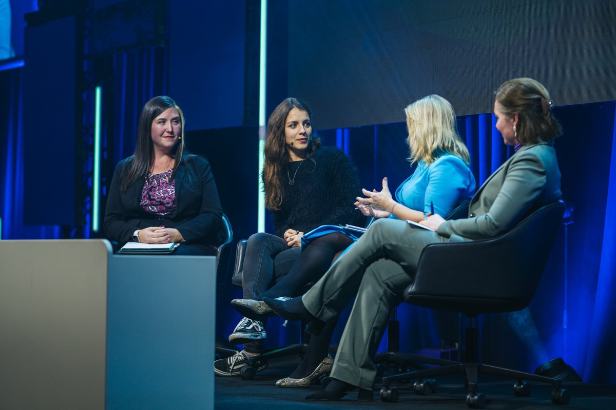At #arcticfrontiers2024 I also had the great pleasure to join the "Insight into Arctic AI" panel with Camilla Brekke (@NorskPolar Director) &amp; Leslie Canavera (<a href="/arctic_pol/">PolArctic</a> CEO). We addressed challenges &amp; potential of #AI in the Arctic❄️,training data🧠 &amp; education👩‍🎓
📸David Jensen