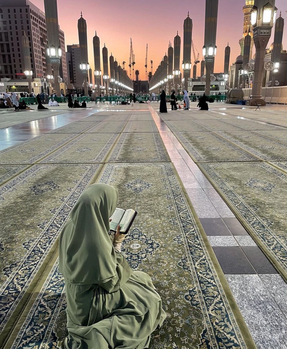 issmee56's tweet photo. Being here is the only thing that can fix me rn. I pray that Allah swt invites us all soon In’sha’Allah 🥹 https://t.co/ygsogqSaSC