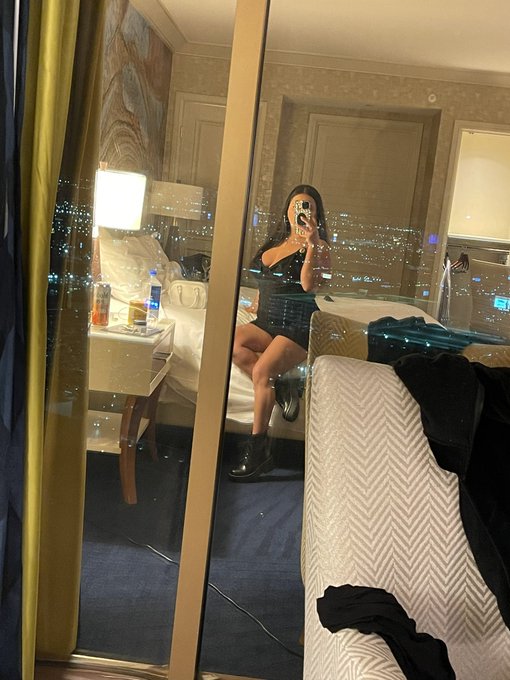 Ohhh hiiii everyone.. 👋🏽 I&rsquo;m back&hellip; https://t.co/9YzblB1SNf<a href="/tag/selmasins"class="tags"><span>#selmasins</span></a>