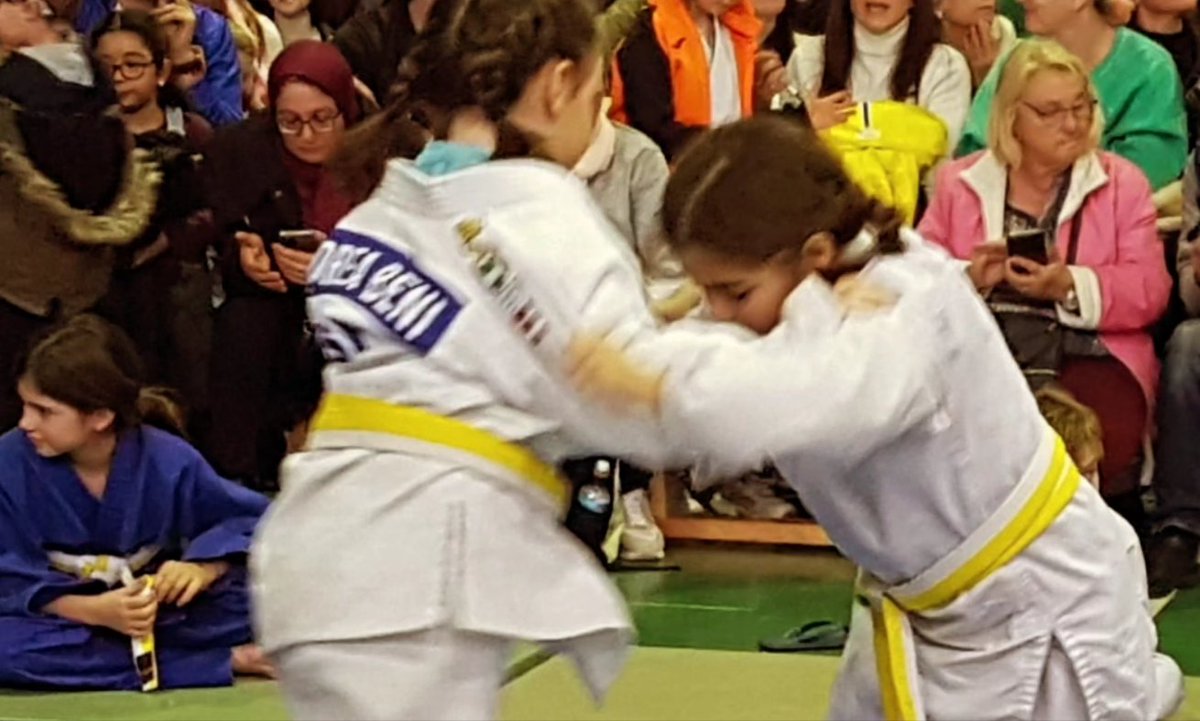 Clubjiujitsuvi1's tweet photo. Varios de los miembros de nuestro CLUBFAMILIA participaron el 27-01-24 en el Aula de Formación Permanente en La Rioja impartida por Eduardo Jiménez MEN y Especialista en DPO y DPM. Posteriormente por la tarde una de nuestras peques participo en los Juegos Deportivos de Judo https://t.co/kbUZZKwPNe