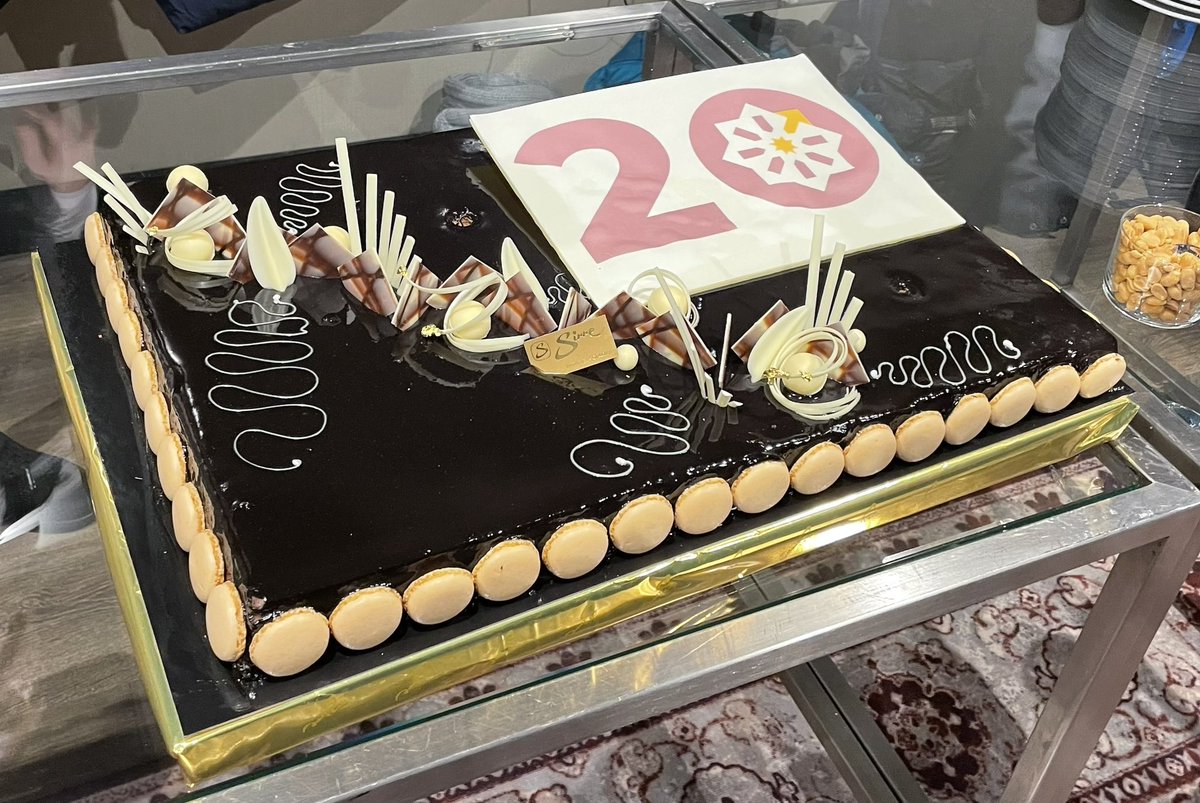 FBorsik's tweet image. Celebrating 20 years of @CentOS at
#CentOSConnect - @fosdem fringe event with one and only @kgiori!
#CentOS #OpenSource #FLOSS #FOSDEM #FOSDEM2024 #LibreQoS
