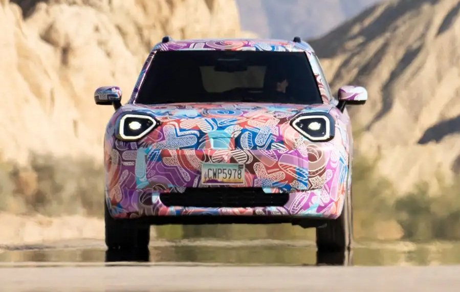 arena_ev's tweet image. Mini Aceman is heading for an official unveiling at the Auto China show on April 24. There are two motor options and three trims to choose from and a JCW special edition is coming as well. #MiniAceman #AcemanEV #ArenaEV #MINI 
arenaev.com/mini_aceman_is…