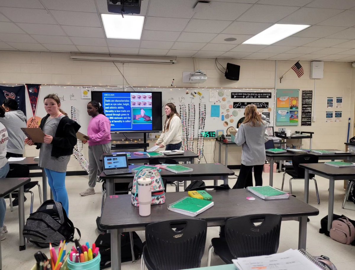 AMSkelkins's tweet photo. Determining what traits we have in Science as we study Genetics/Heredity!!🧬🧬
@AMSAggies https://t.co/EHUYzs1783