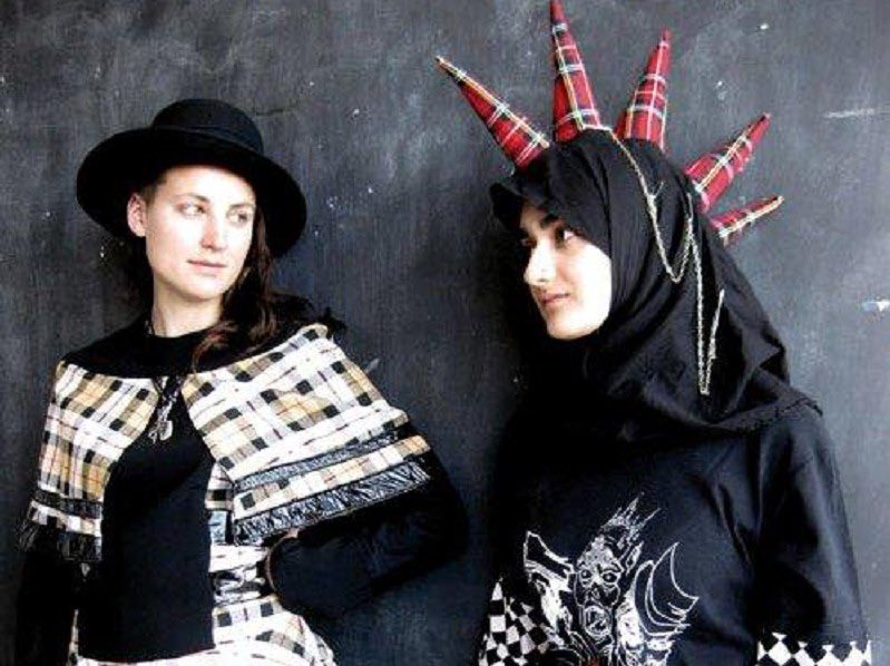 the girl who started the mohawk hijab deserved credit beyond mere aesthetic pinterest posts her name is Tesnim Sayar and she was a design student at the time of these photos BUT punk is still a music based subculture, not just fashion, so if this interests you look up Taqwacore