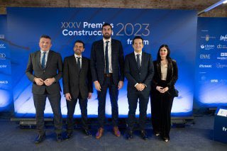 murcia_vox's tweet photo. 🟢Los diputados regionales, @Ruben_M_Alpanez y @PascualSH1972, junto con el @Vice_Region del Gobierno de la @regiondemurcia, @JA_Antelo, y el consejero de @Fomento_RM, @JM_Pancorbo, han asistido a los #PremiosFRECOM2023 en el @CuartelMurcia. 

#VOXConLosEmpresarios https://t.co/SePF3Ze870