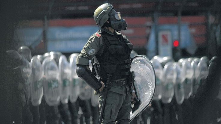 zed99_arg's tweet photo. Gendarmería, los argentinos de bien estamos con ustedes. A los delincuentes balas de goma y palazos. https://t.co/KojvwhemCI