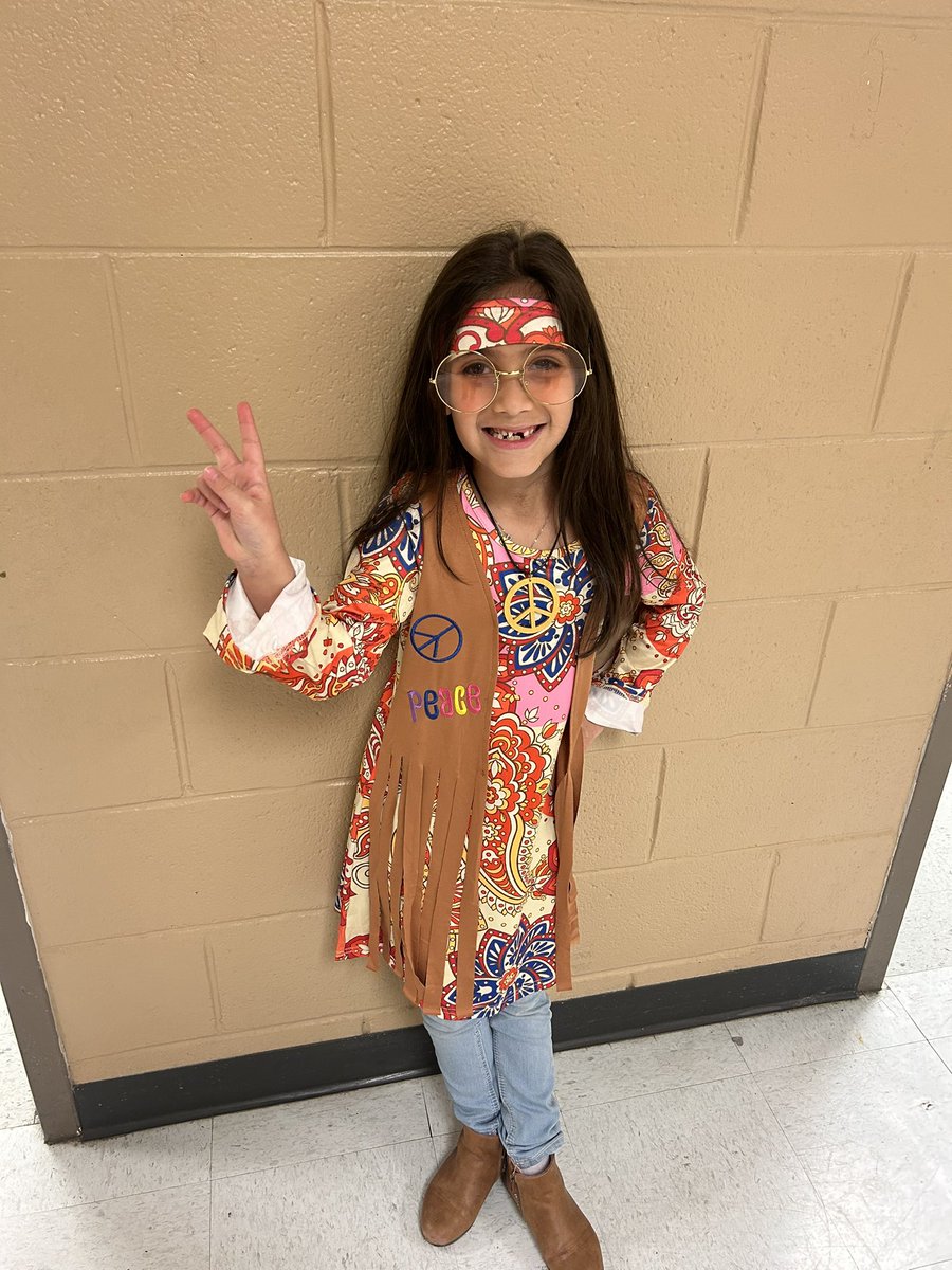 SithSakura's tweet photo. Dress up day for 100 days at school week❤️@BSybert_Prek8 https://t.co/kq7ldNhYuu