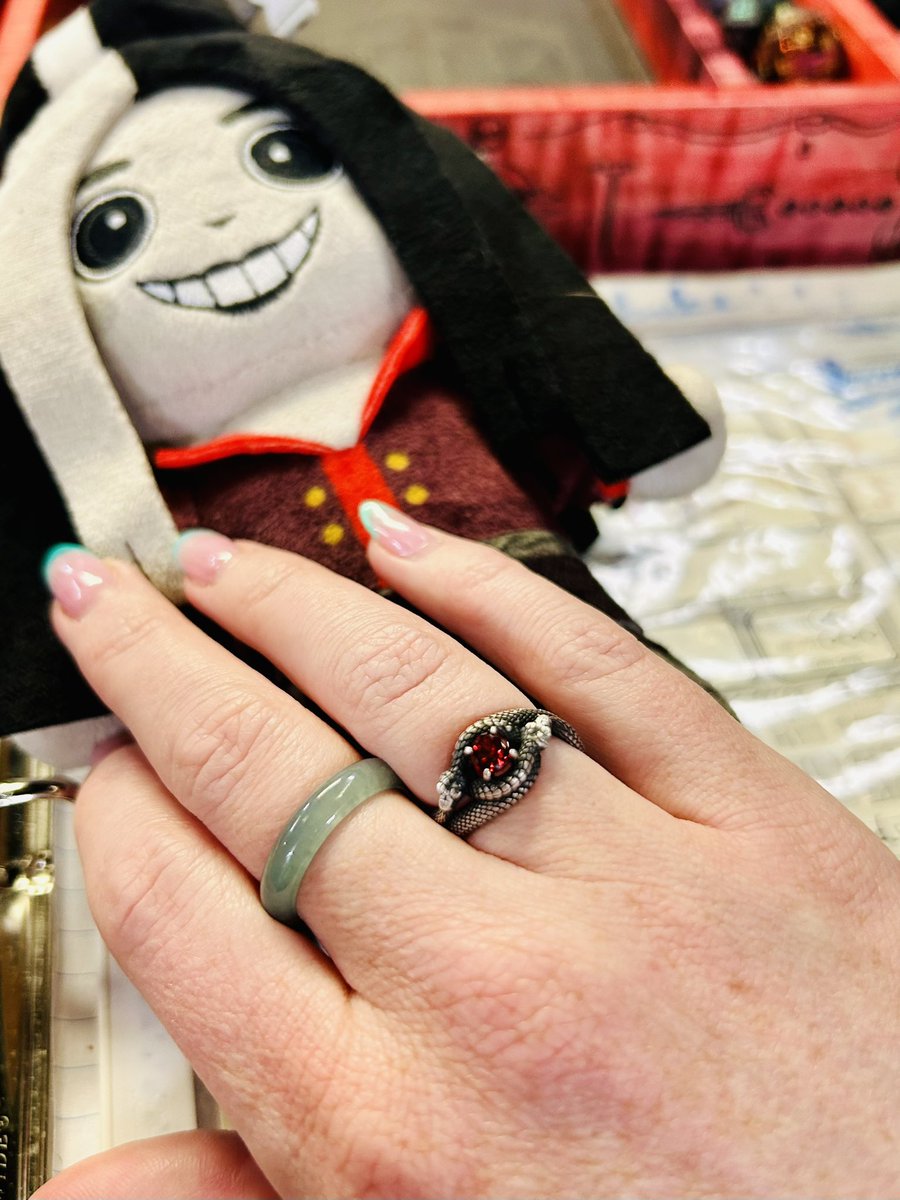 The red ruby ring with two snakes that Imogen gave Laudna, and now that @laurabaileyvo gave to Marisha. #ItsThursdayNight and love is in the Ruidian atmosphere! 💜🖤 #CriticalRole