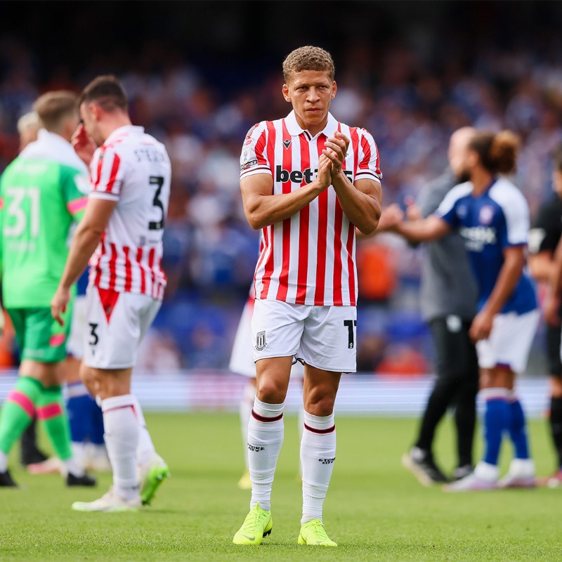 stokecity's tweet photo. Stoke City have reached an agreement with Dwight Gayle for the striker to leave the Club with immediate effect.

The Club thanks him for his efforts and wish him well for the future.