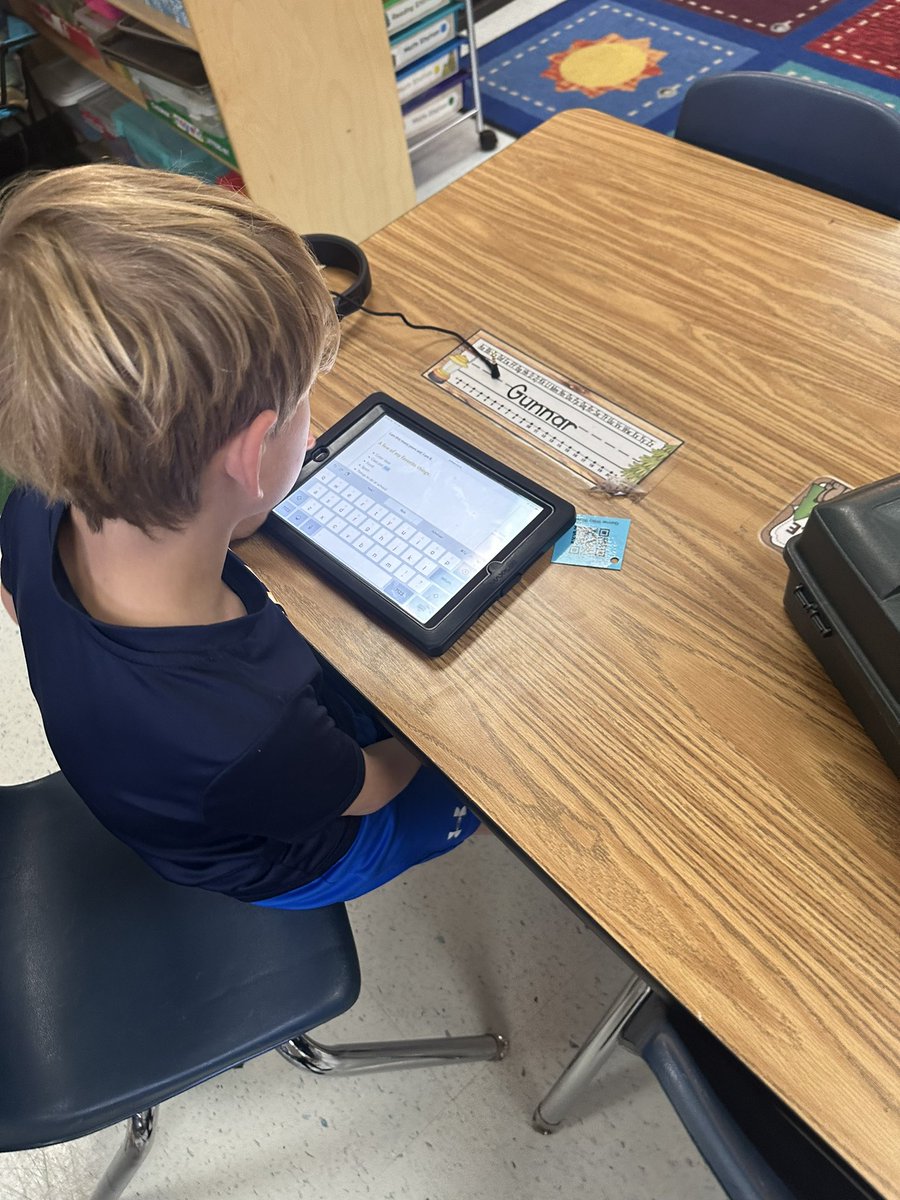 SMCISDInnovates's tweet photo. Jr. Explorers in @MrsJulian100’s class created their first @bulbapp “About Me” portfolio page! They had so much fun adding pictures and videos of themselves. 📸 How cool is it that they will be able to look back and see where they were in Kindergarten?! #HallOfFangs https://t.co/2zoTKZN9mK