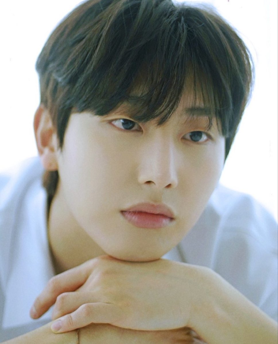 npblent's tweet image. Choe Chanyi, nosso eterno Shin Daon de #LightOnMe, finalmente finalizou seu serviço militar após 1 ano e 6 meses. 

Seja bem vindo, estamos aguardando por seus futuros trabalhos!