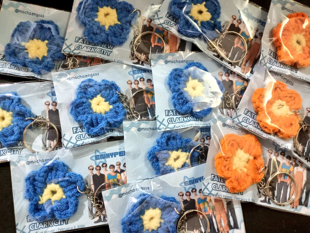 mochaengsss's tweet photo. ❀ enhypen fate in ncc freebies ❀

blue &amp; orange flower keychain &amp; orange ribbon hair clip

ᰔ like &amp; retweet  
ᰔ limited quantity

see you tom! 🫶🏻🧡

#EN_WORLDTOUR_FATE #FATE_IN_NEWCLARKCITY 
#ENHYPEN #ENGENE https://t.co/7ymGhhFzLM