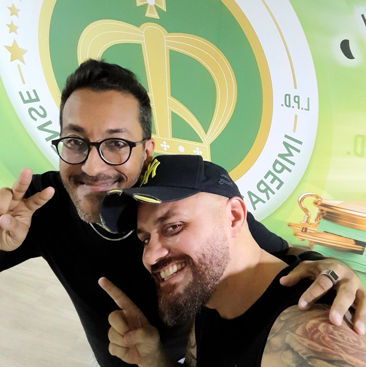 jorgeluizts's tweet photo. A gente vai se ver na Globo um pouquinho antes dos desfiles ! A partir desse domingo vai ao ar no @showdavida uma série de dois episódios sobre os processos de criação do irmão @leandrovieirarj na Imperatriz e o meu ma Mocidade Alegre pra 2024 ! Tá Fantástico! https://t.co/QwyKABEmka
