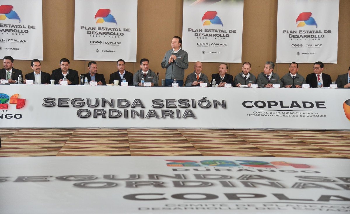 SGGDurango's tweet photo. En sesión del #COPLADE con presencia de  @HectorVelaV, consolidamos una Comisión Permanente plural. Seguiremos abordando temas clave como gobernabilidad, desarrollo e innovación, trabajando estrechamente con mpios., construyendo agenda sólida hacia el 2030. 🌐 #2024AñoDeDurango https://t.co/6Cau8OQfTU
