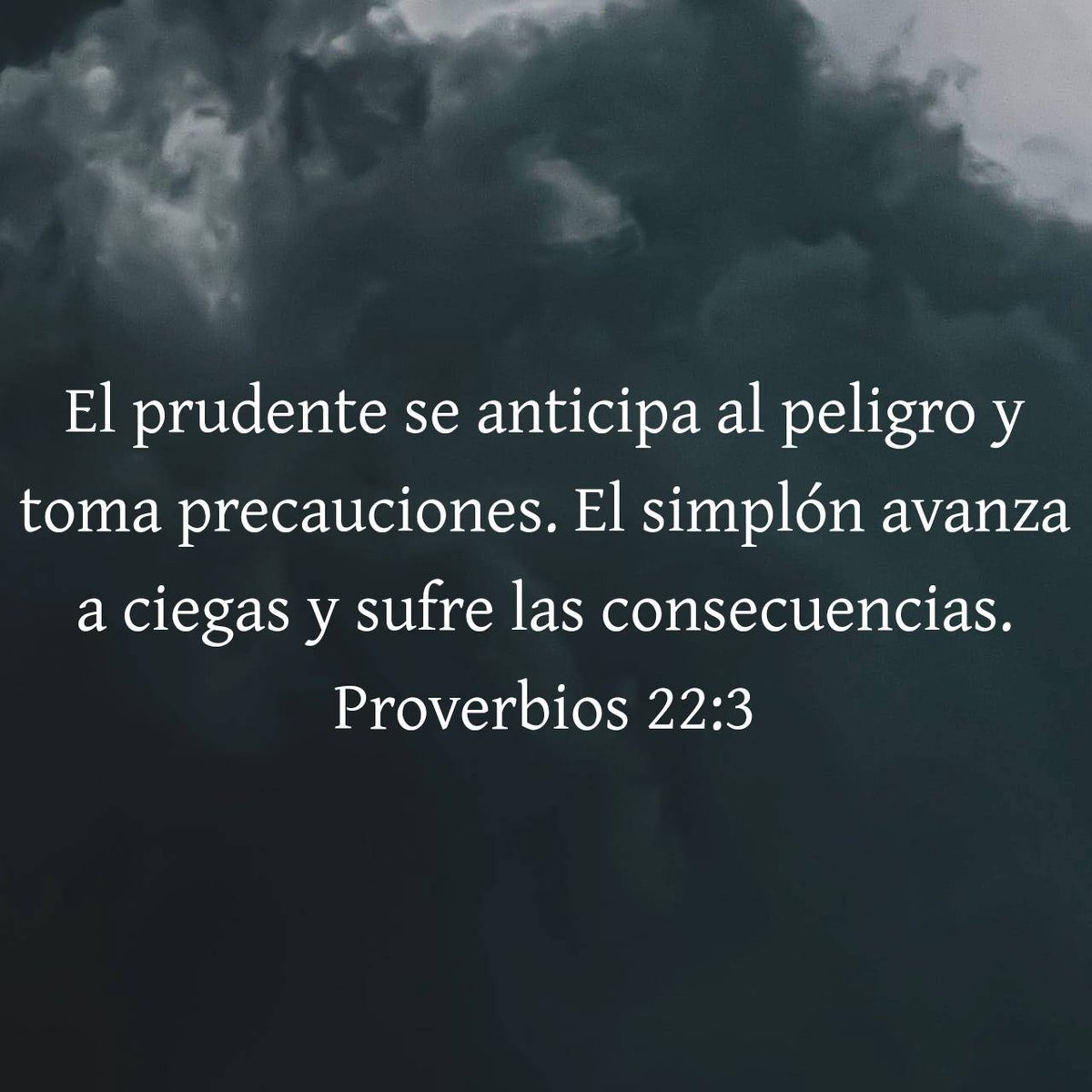 FinanzCL's tweet photo. Orando por Chile 

Pedimos, Señor, que bendigas a nuestros seres amados y a Chile a esta hora de la noche. 

Pedimos esto en nombre de Cristo Jesús, nuestro Señor y Salvador. 

Amén

#chile #oración #dios #cristo #jesús #yahshua #bendición https://t.co/R10Znq3KGE