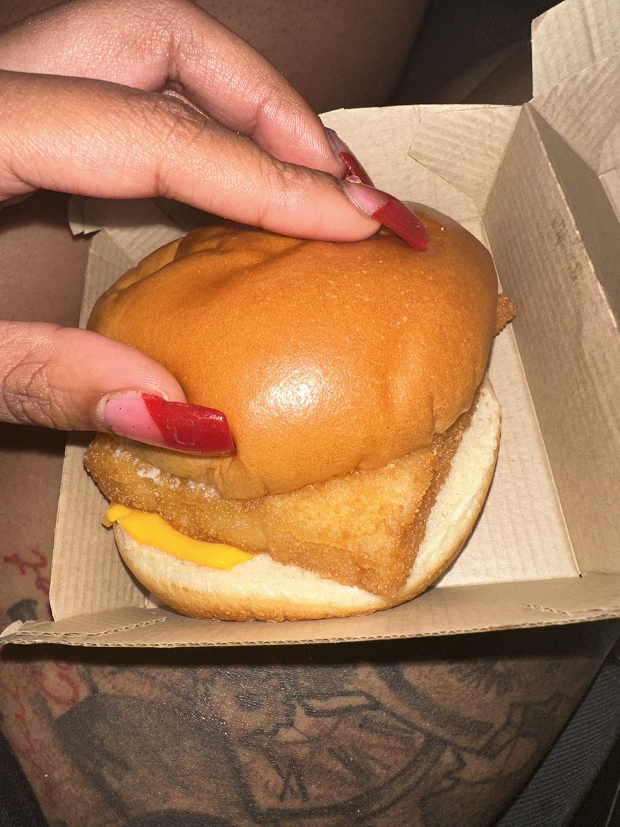 theoriginalkrys's tweet photo. I’m keeping the filet o fish in business😭😭 https://t.co/ZFSg9xaQVW